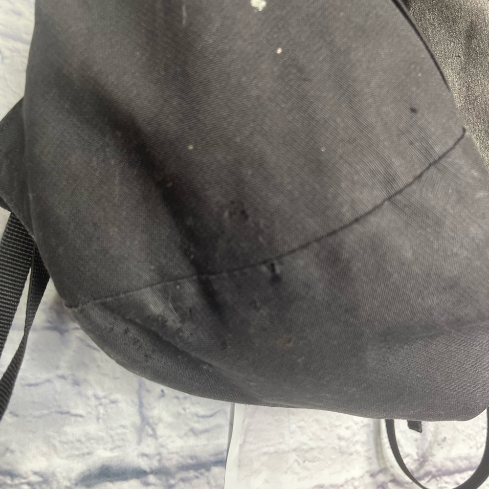 🎒🔥 Vintage The North Face Backpack – Distressed Street Style - Picture 4 of 10
